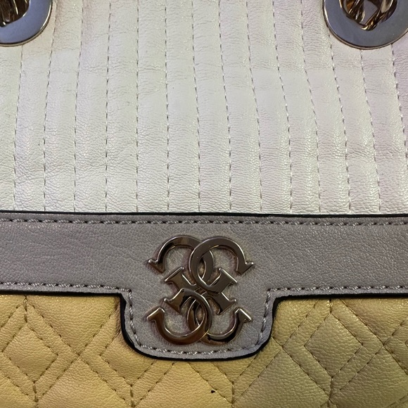 Yellow Guess Clutch - Picture 4 of 13